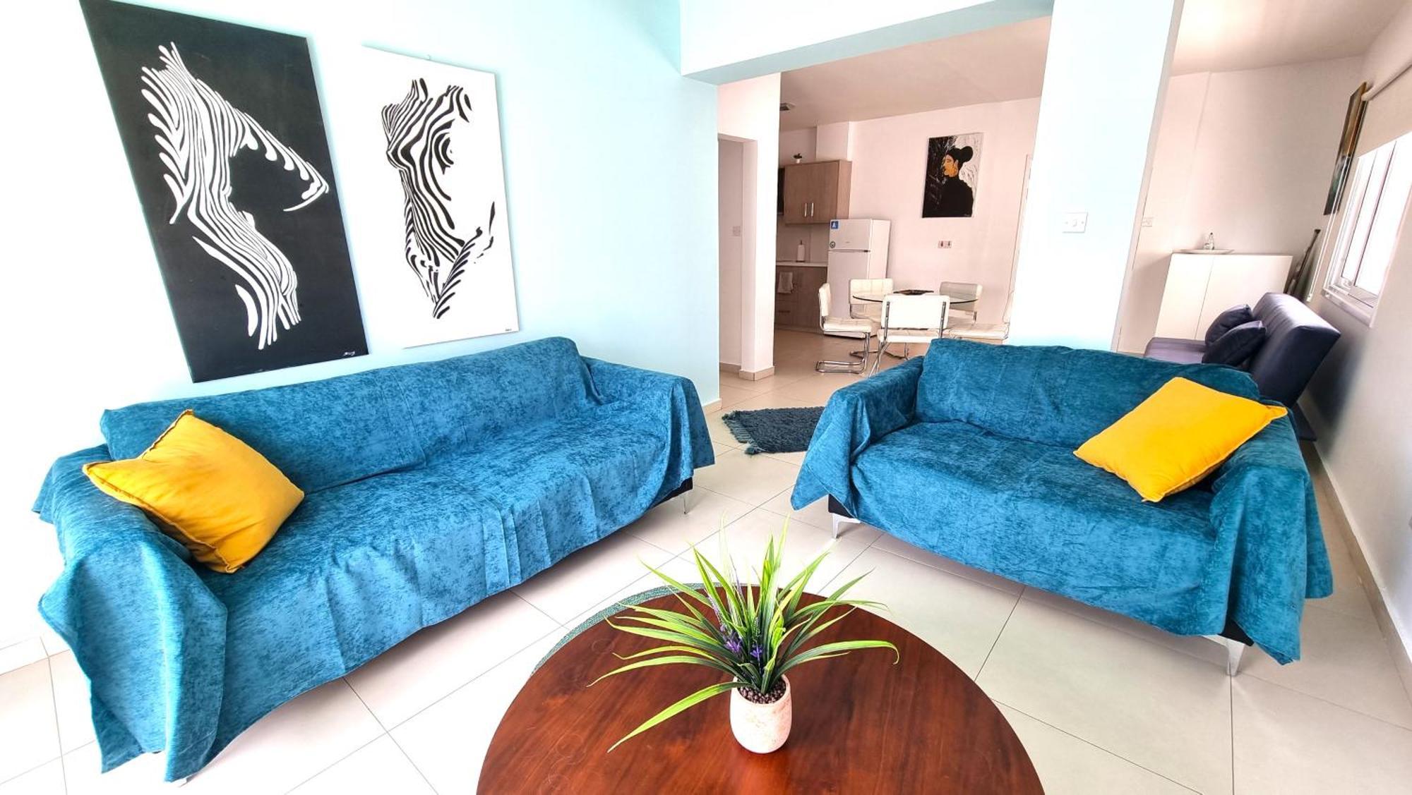 Апартаменти Center: Your Urban Retreat- 100m To The *