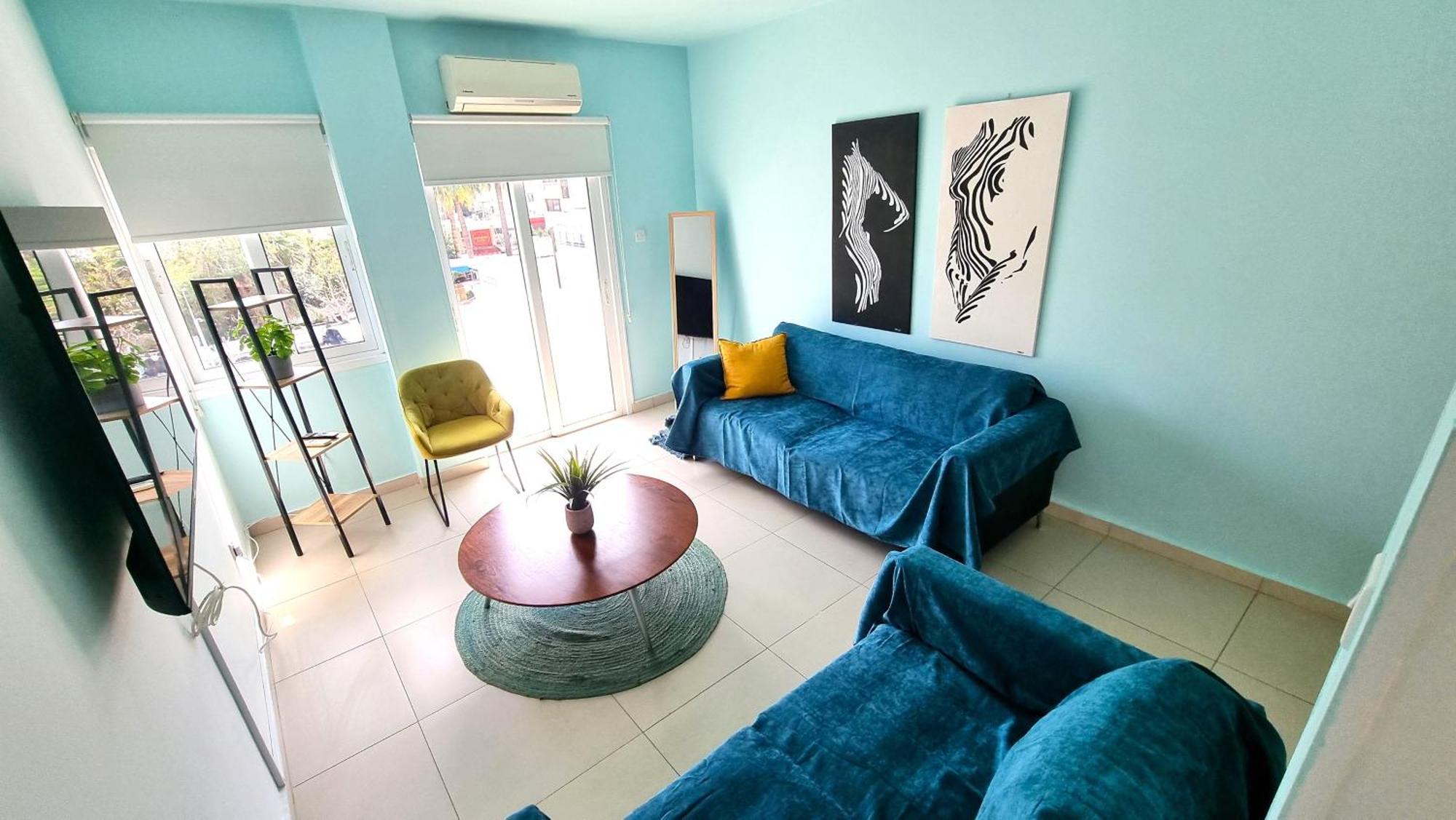 Center: Your Urban Retreat- 100m To The Апартаменти *