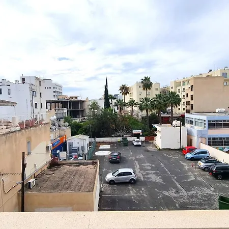 City Center: Your Urban Retreat- 100M To The Beach Larnaca Zewnętrze zdjęcie